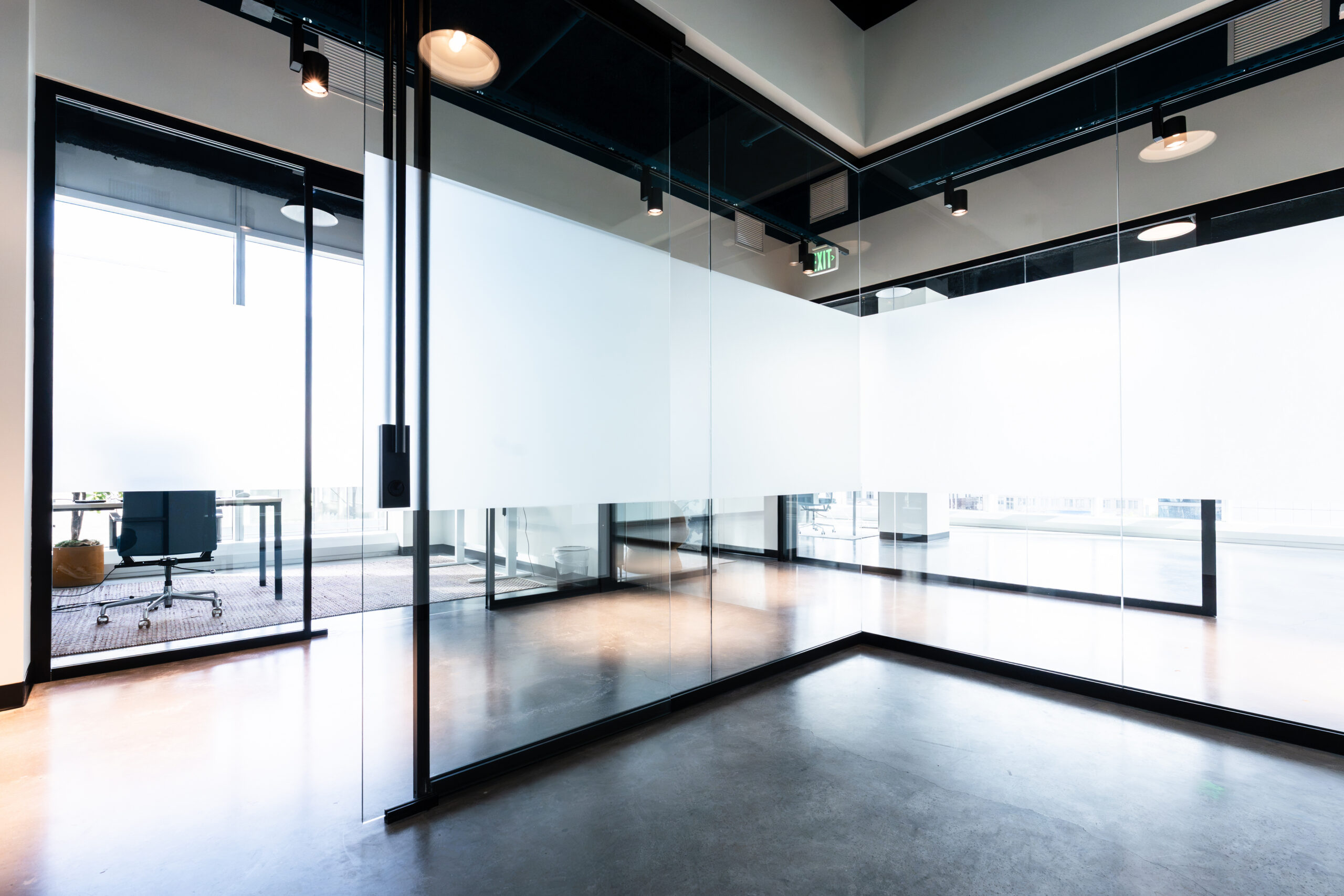 2-PERSON OFFICE empty