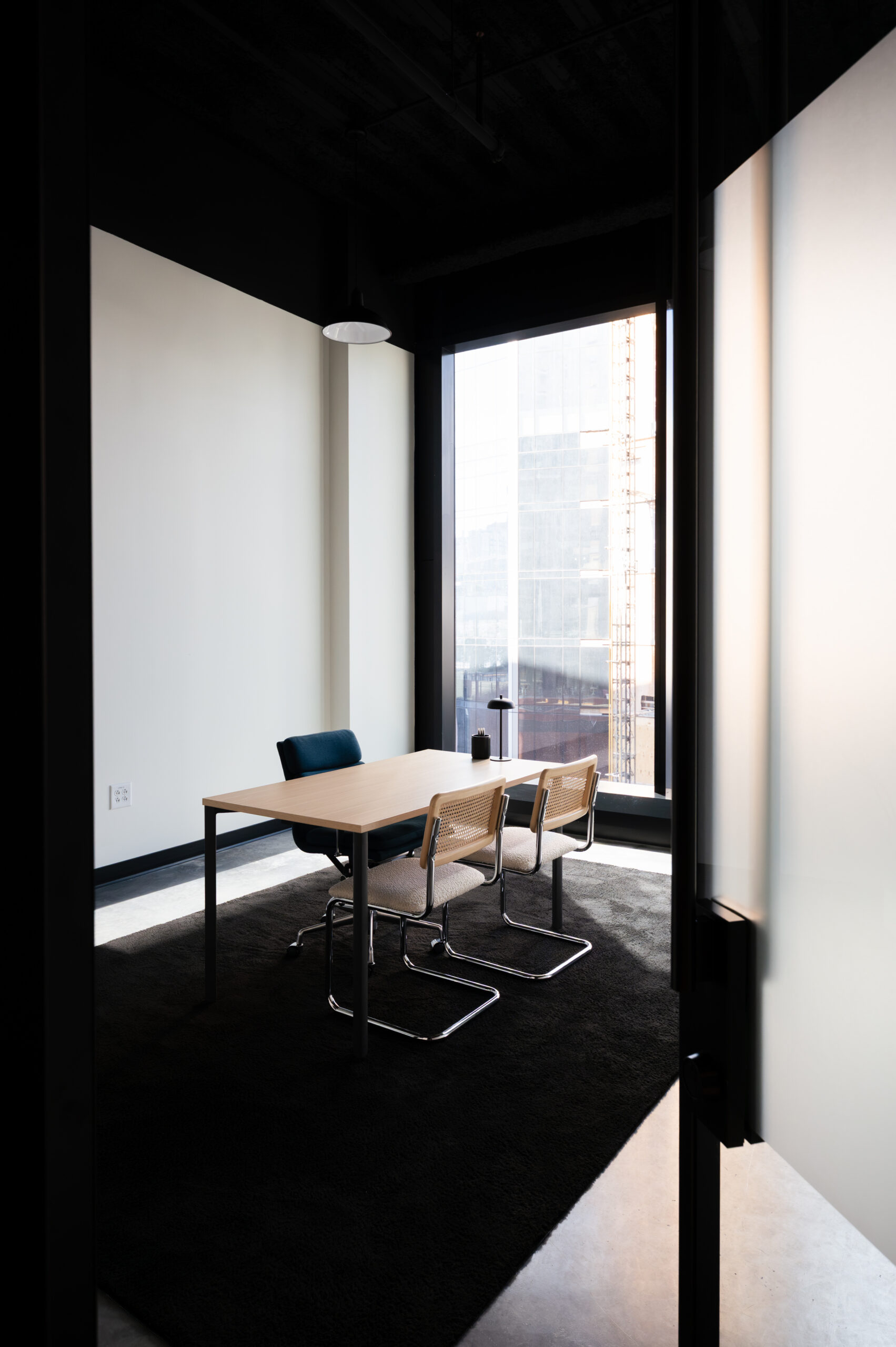 6-PERSON OFFICE